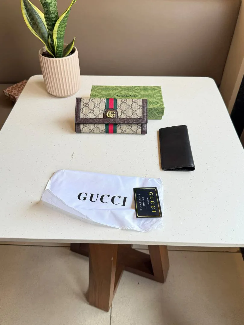 Guccci LONG LEATHER LADIES WALLET WITH OGBOX EXTRA FLAP DUSTBAG TAGS EA232