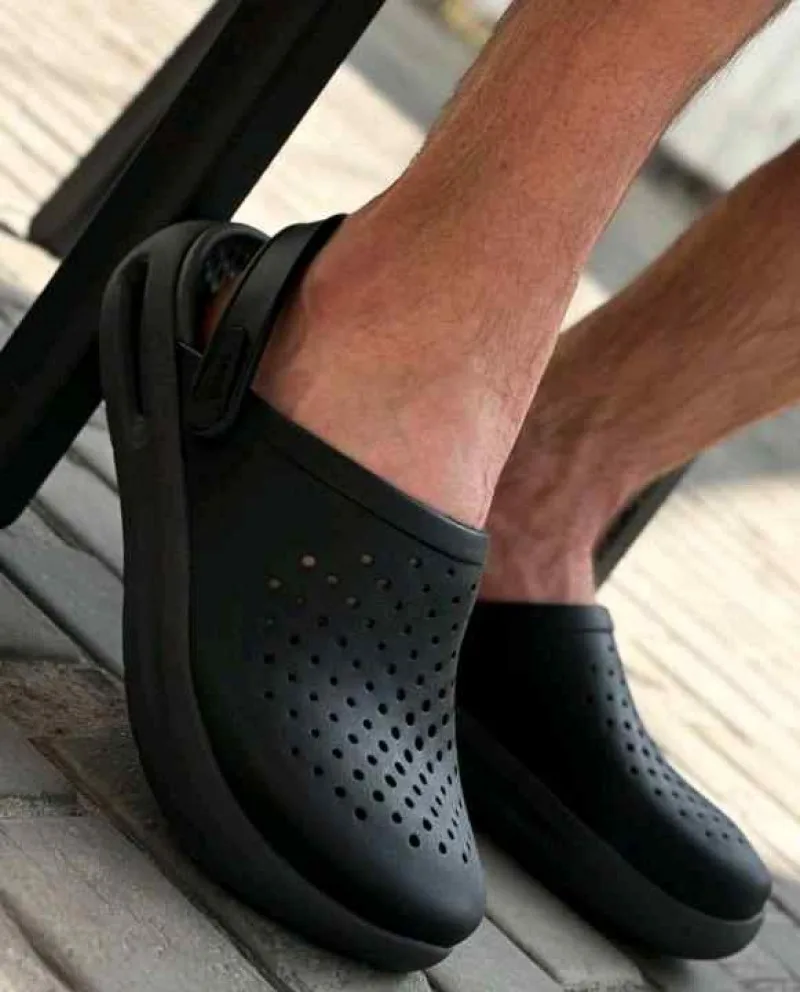 Croccss inmotion LiteRide Clogs Black