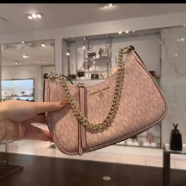 Michael kor Jet Set Charm Small Logo Pochette Bag ( Box Dust Bag) 1828