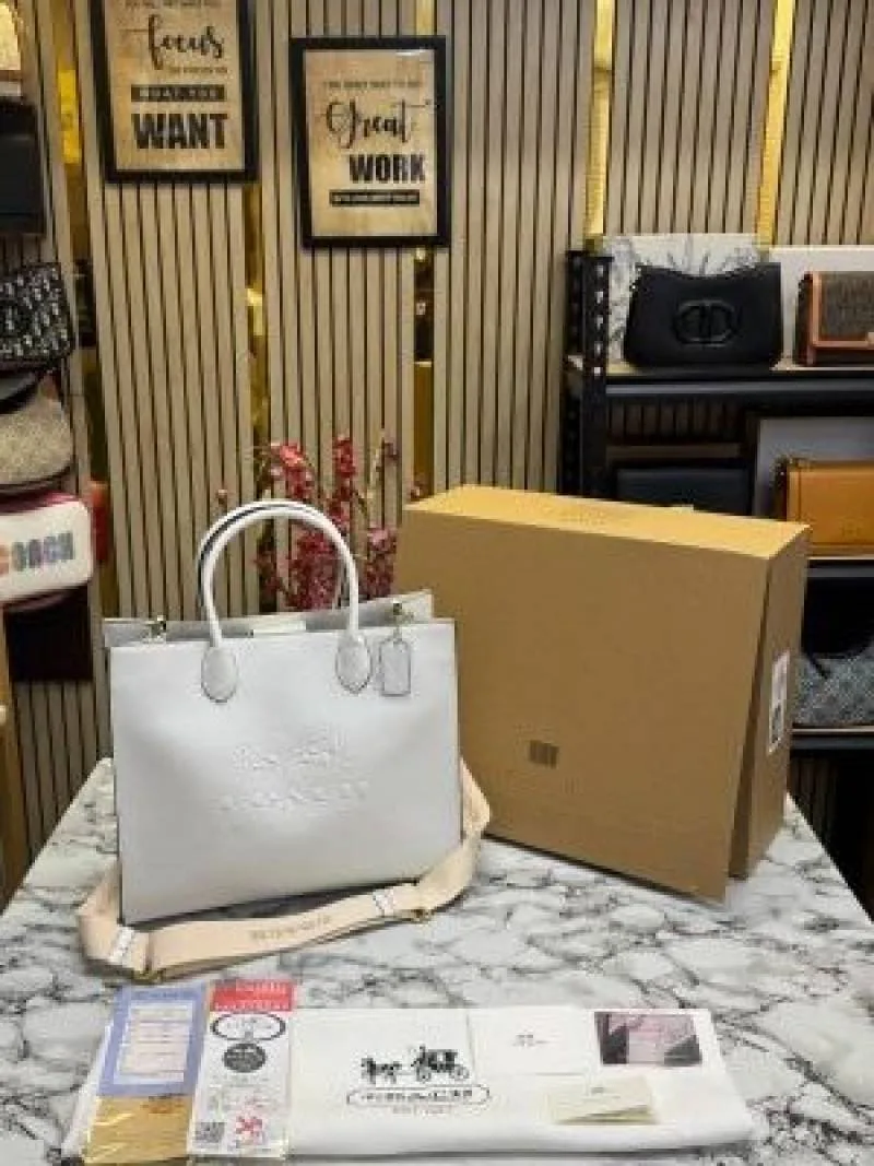 Coatch Ace_Tote_Bag_Carryall_With_Box_And_Dust_Bag_(Full_White)