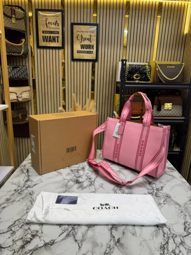 Coatch Smith Signature Tote Bag With Crossbody Strap And Dust Bag (Pink) (C8866)