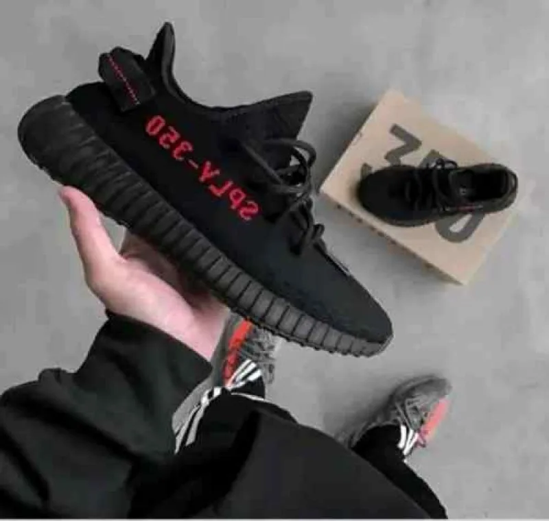 Adiddass Yeezy Boost 350 Bred Semi Ua