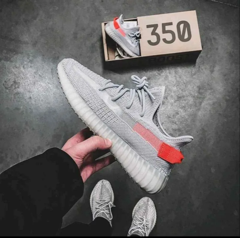 Adiddass Yeezy Boost 350 Tail Light