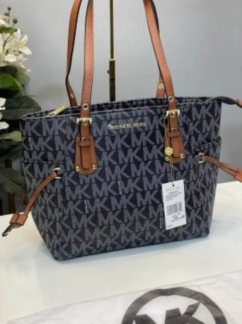 Micheal Kors Voyager Tote Bag With Dust Bag (Black-4616)