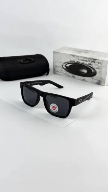Oakli_y_black_2262