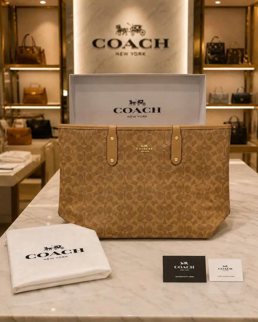 Coatch city tote bag in signature Canvas With Ogbox Dustbag Etc Model no 02