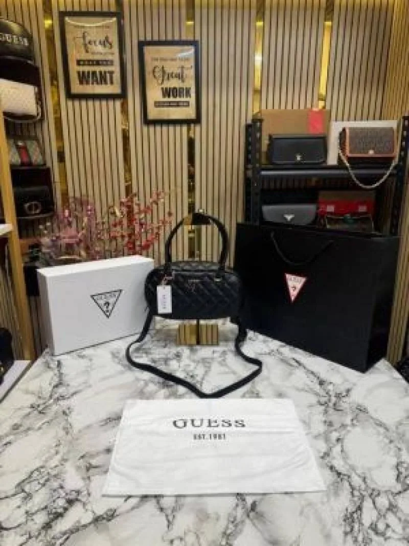 Guess Eco Rianee Shoulder Bag With Box And Dust Bag Including Carry Bag (Black)