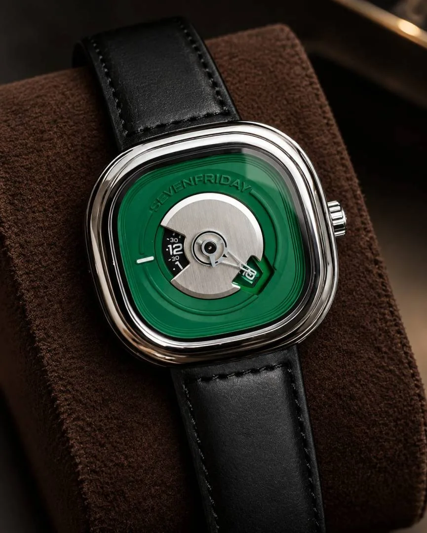 Seven Friday PE201 Black Silver Green Dial