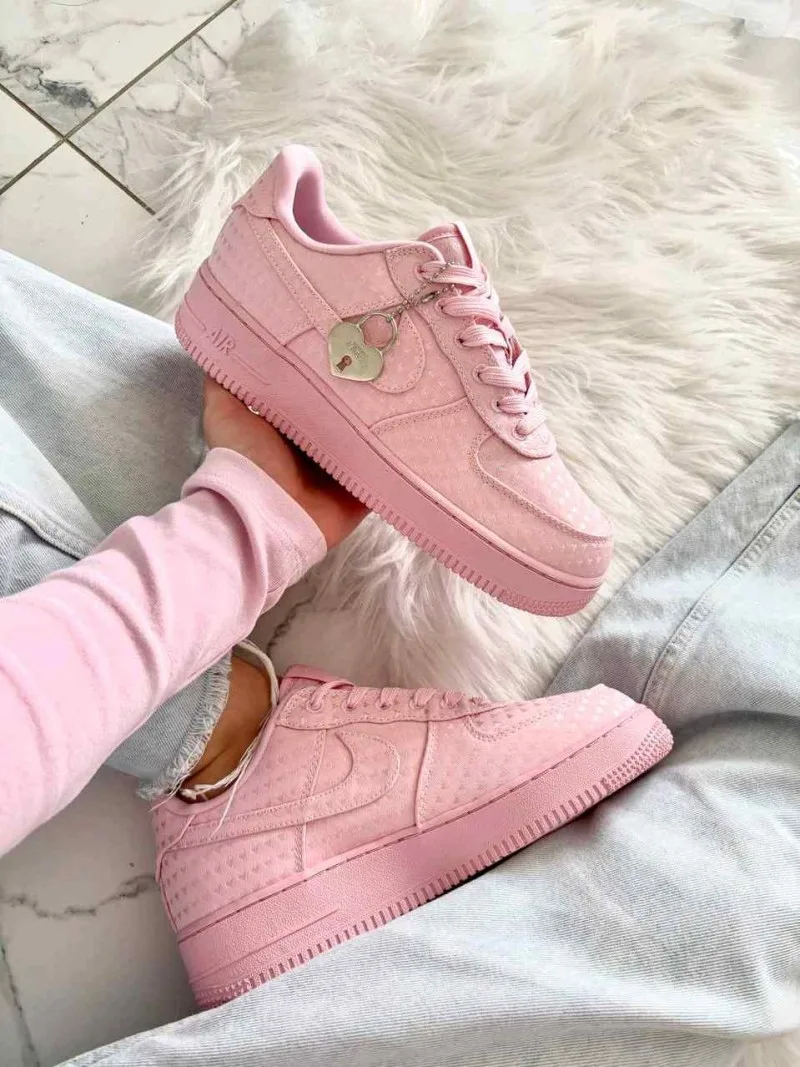 Nikkee AirForce 1 Low Valentines Day Pink foam