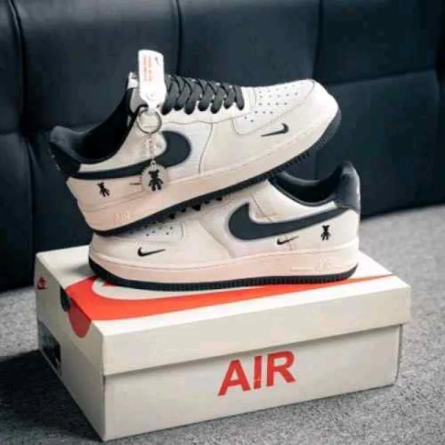 Nikkee Airforce 1 07 Low Violent Bear Joint Linen Beige Black Sneaker