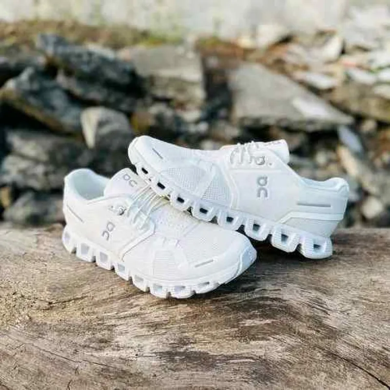On Cloud 5 running white