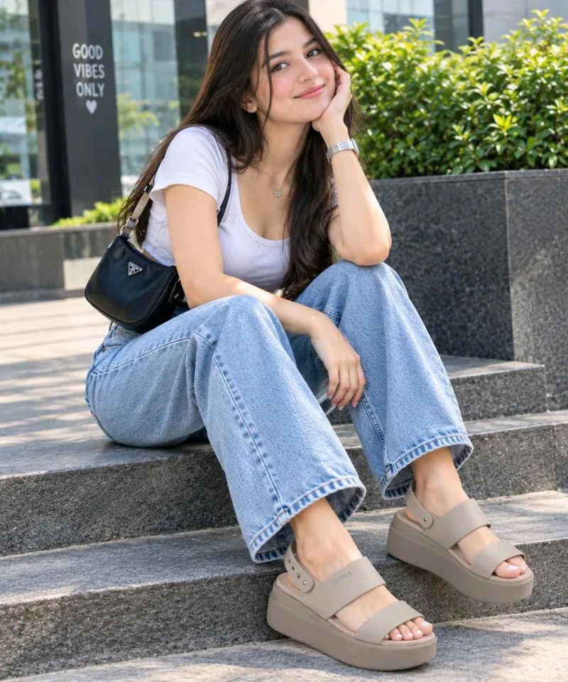 Croccss lightcream Brooklyn Low Wedge Sandals