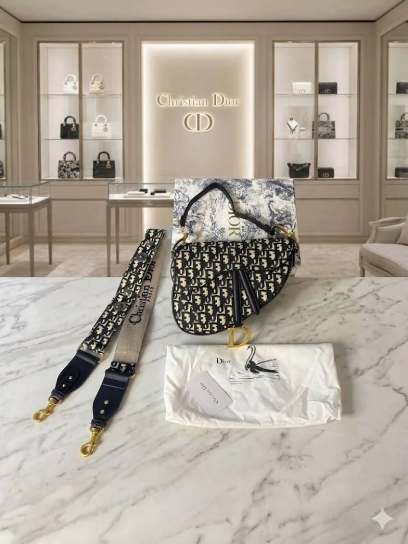 Christian dioor blue embroidery saddle bag premium with ogbox dustbag tags 618