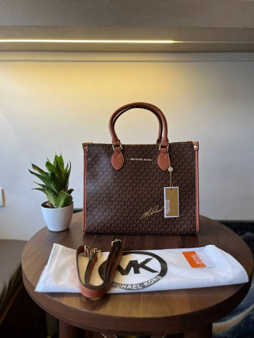 Micheal_kors_mk_signature_tote_with_dustbag_tags_610
