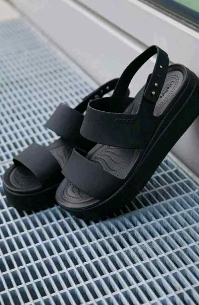 Croccss Black Brooklyn Low Wedge Sandals