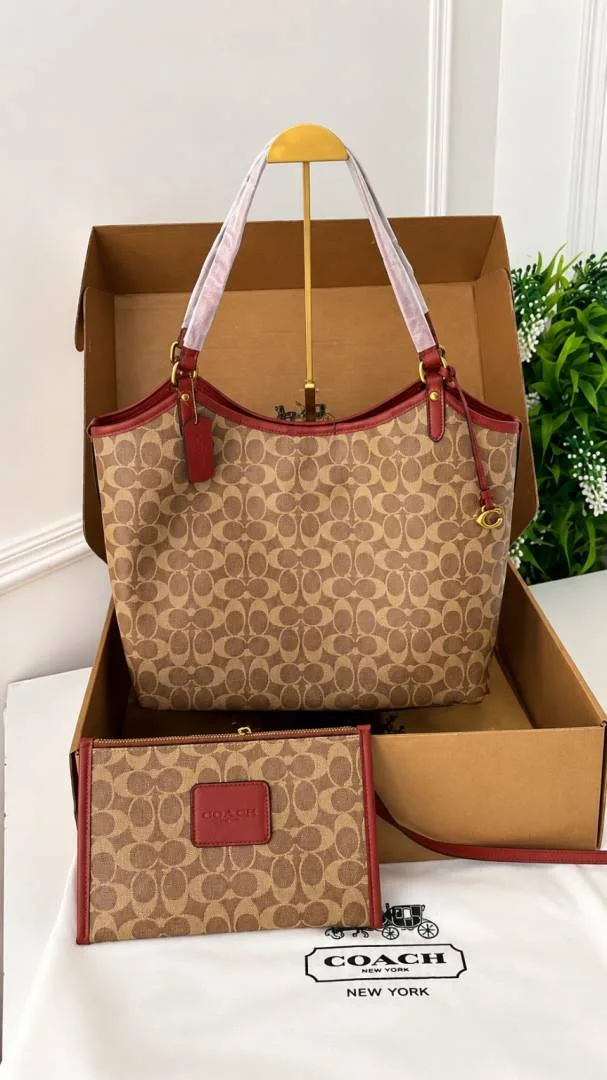 coatch fiana tote bag with khaki box 6912