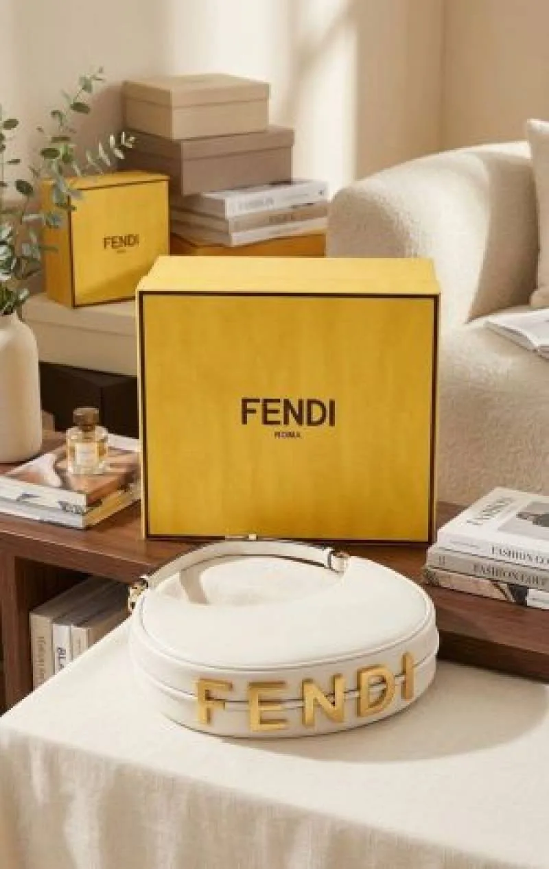 Fendy_graphy white ShoulderBag With OriginalBox DustCover Highend