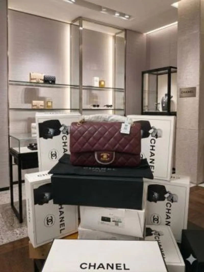 Chennel_Caviar Quilted Medium Double Flap Bordeaux premium quality with double box packing