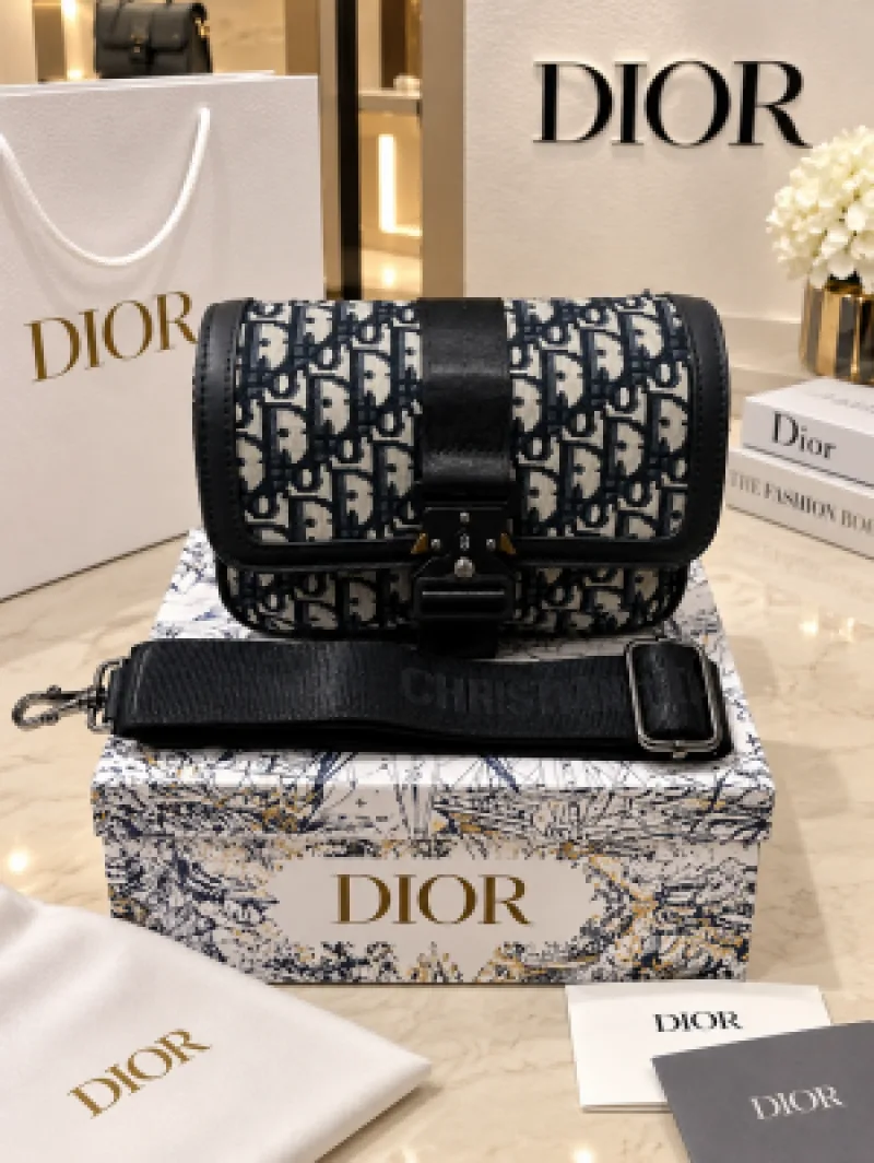 Christian Diyor unisex massanger saddle crossbody bag with box 5233
