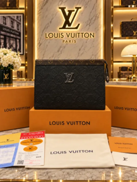 Loius Vutton Premium Monogram Paris Hand Carry Pouch 6764