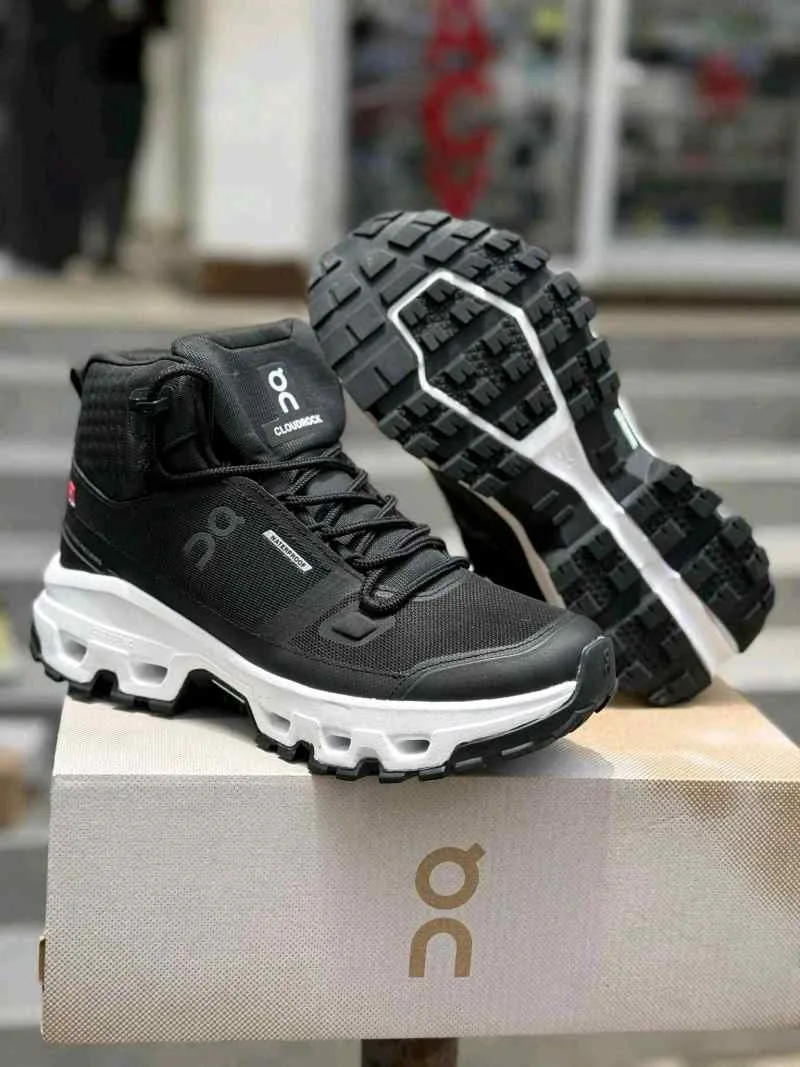 On Cloudrock 2 Mid Hiking Boot