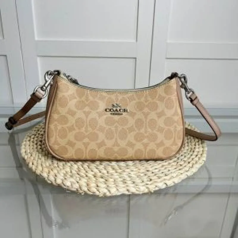 Coatch_teri shoulder bag in signature canvas bag with box packing