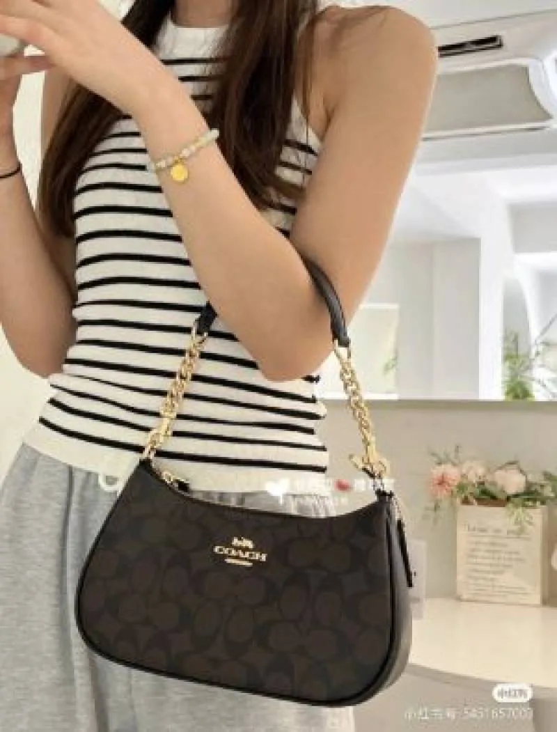 Coatch_teri shoulder bag in signature canvas bag with box packing