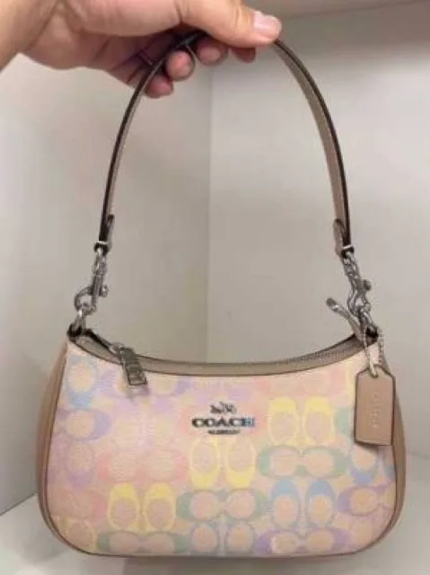 cooach_hobo_shoulder_bag_premium_quality_with_orignal_box_packing