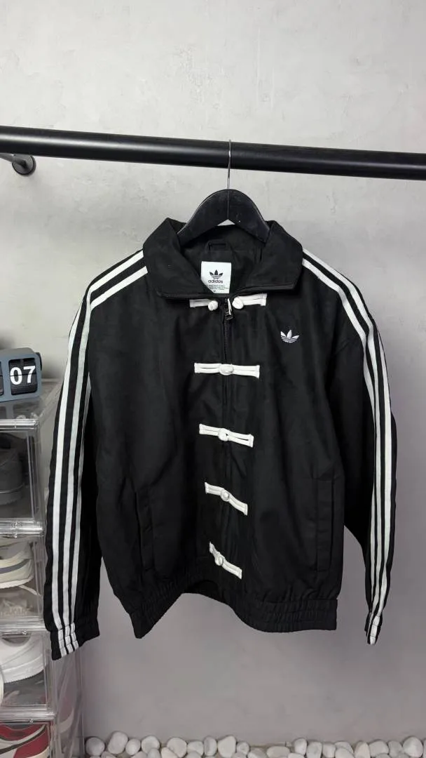 Adidaas Zipper Jacket. 3306