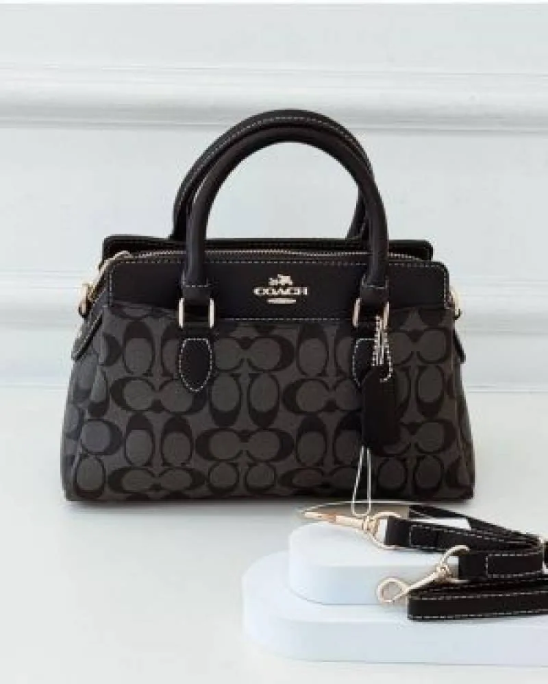 Coatch Darcie Carryall Signature Canvas with Brown & Black color scheme With OG Dubble Box Dust Cover 5168