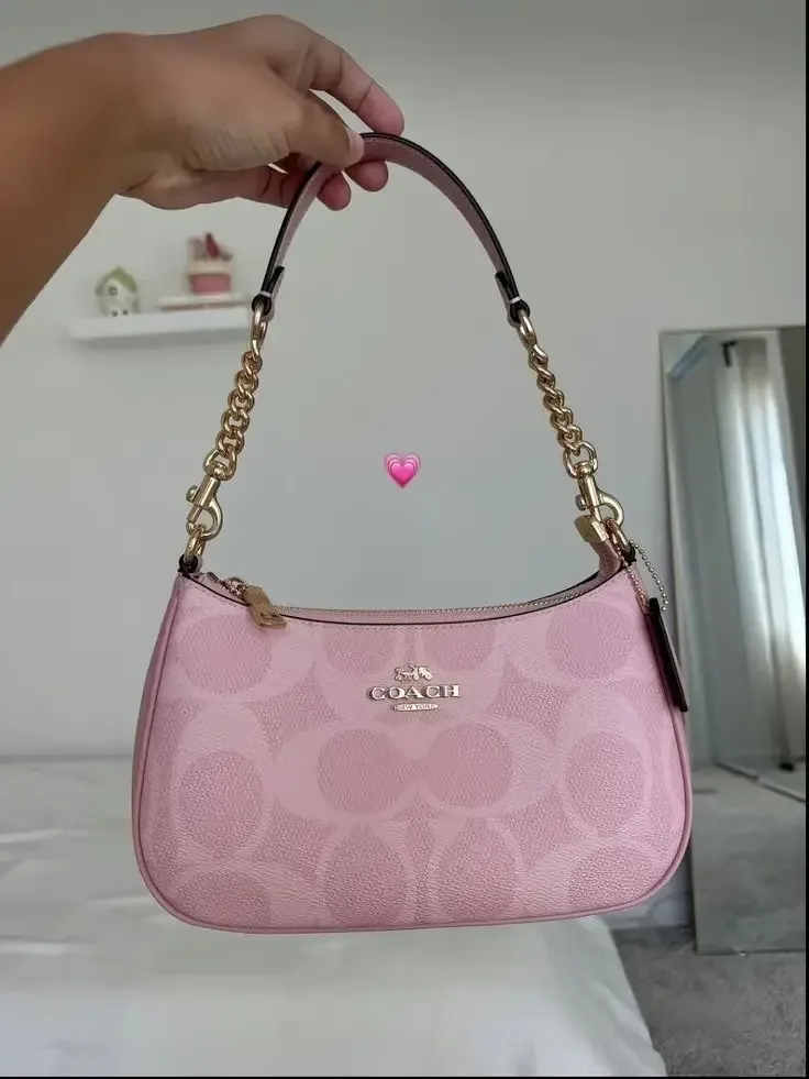 Coatch_ Teri Shoulder Bag in Signature Canvas (Model CAL51 / Powder Pink With Box premium quality