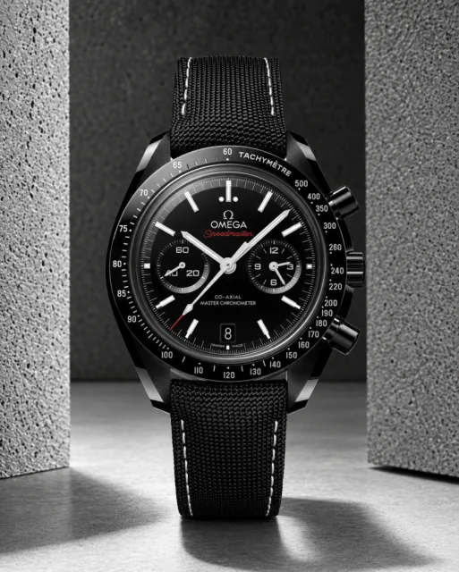 OMEG_GA Speedmaster Dark Side of the Moon white digit