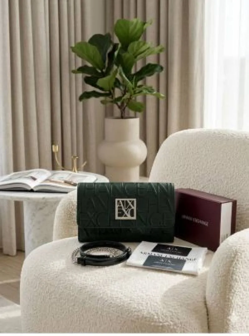 ArrWa%! Exchage Wallet Sling With Original Box & DustCover 6697
