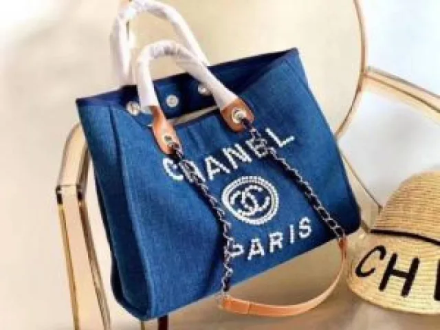Chennel pearl tote bag premium quality with dust cover