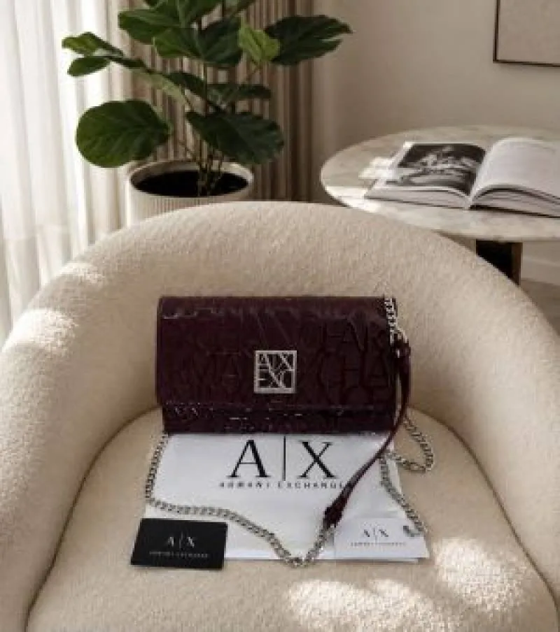 ArrWa%! Exchage Wallet Sling With Original Box & DustCover 6695