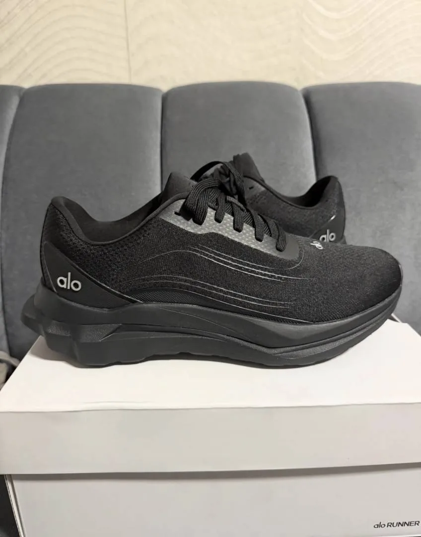 Alo Yoga runner tripple Black