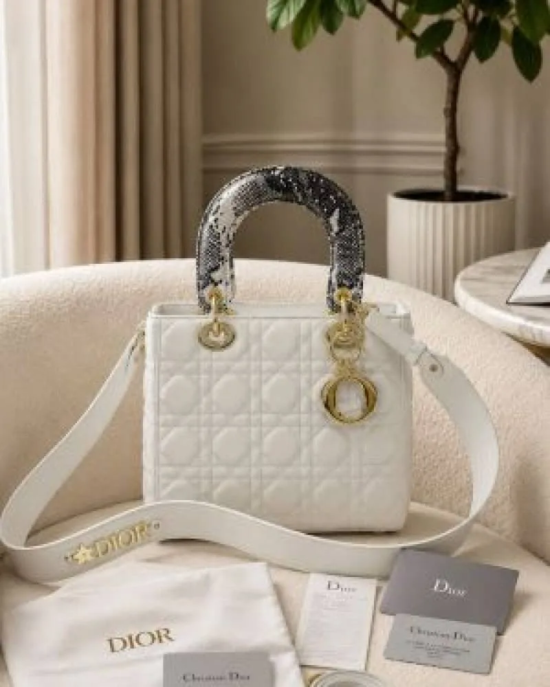 CHRISTIAN DIYOR LADY WITH BRAND BOX PACKING 6690