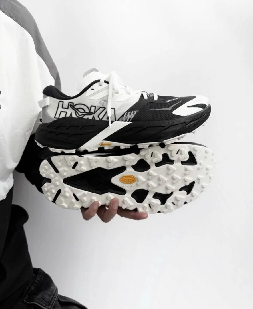 Hoka speedgoat 7 Black white