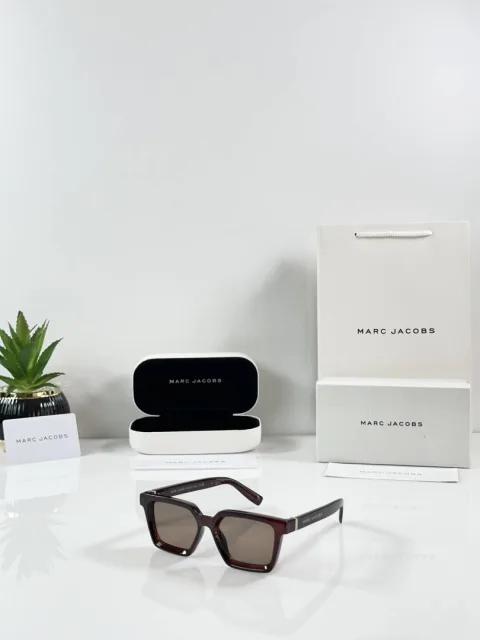 Marc Jacobs 1019 Brown