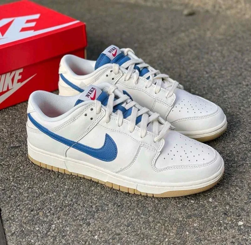 Nikkee Dunk Low SE Sail Dark Marina Blue