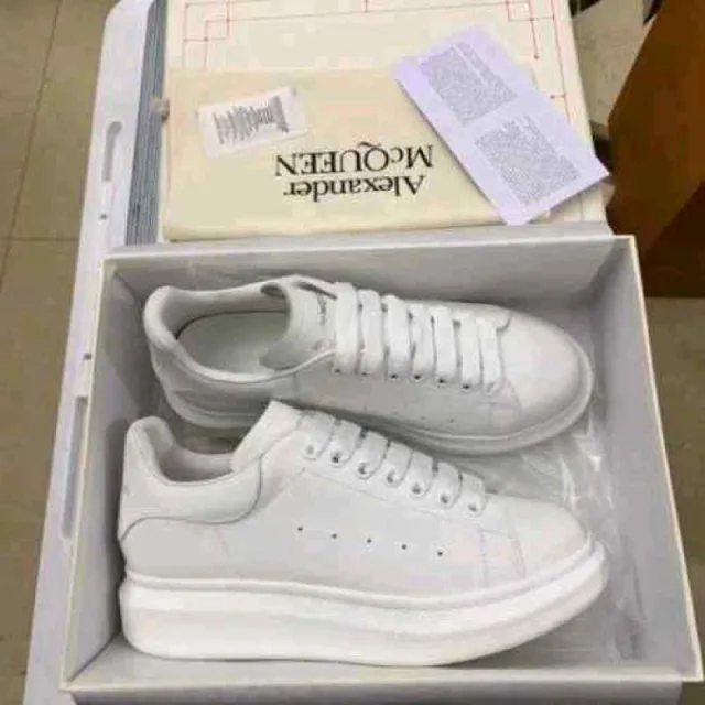 Alexander Mcqueen tripple white Sneaker Semi UA 552