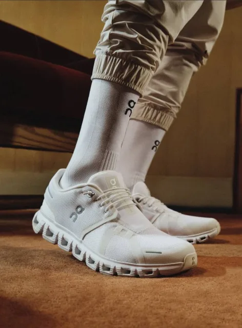 On Cloud 6 Waterproof Running White