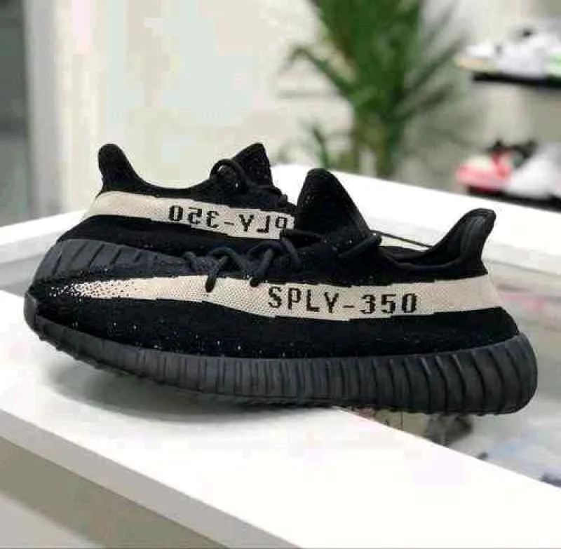 Adiddass Yeezy Boost 350 V2 Oreo Black IA quality 541