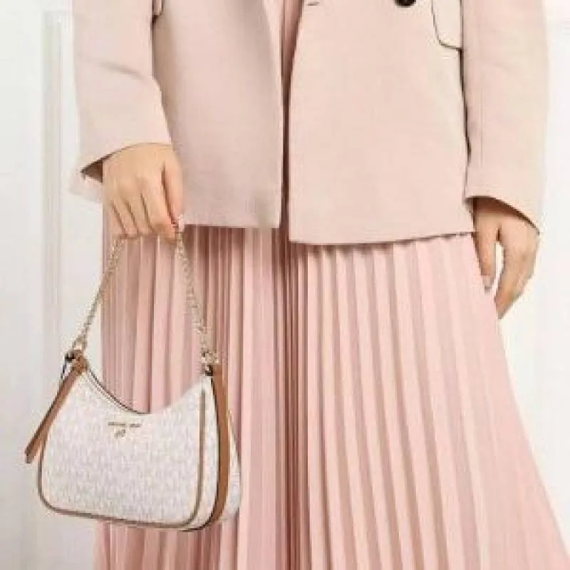Micheal Kors Chand sling bag premium quality with box