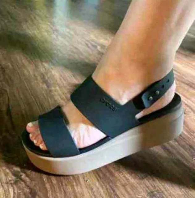 Croccss Womens Brooklyn Low Wedge Sandals