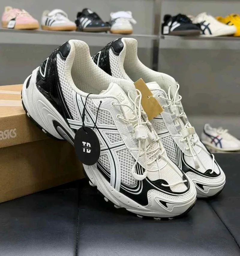 ASICCS Gel-Kahana TR V4 Negro Blanco