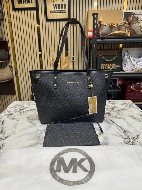 Micheal Kors Logo Tote Bag with Matching Pouch With Dust Bag Black 19016