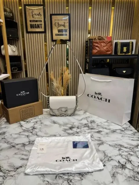 Coatch_Idol_Bag_Signature_Shoulder_Bag_With_Double_Og_Box_And_Dust_Bag_Including_Carry_Bag_(C339-White)