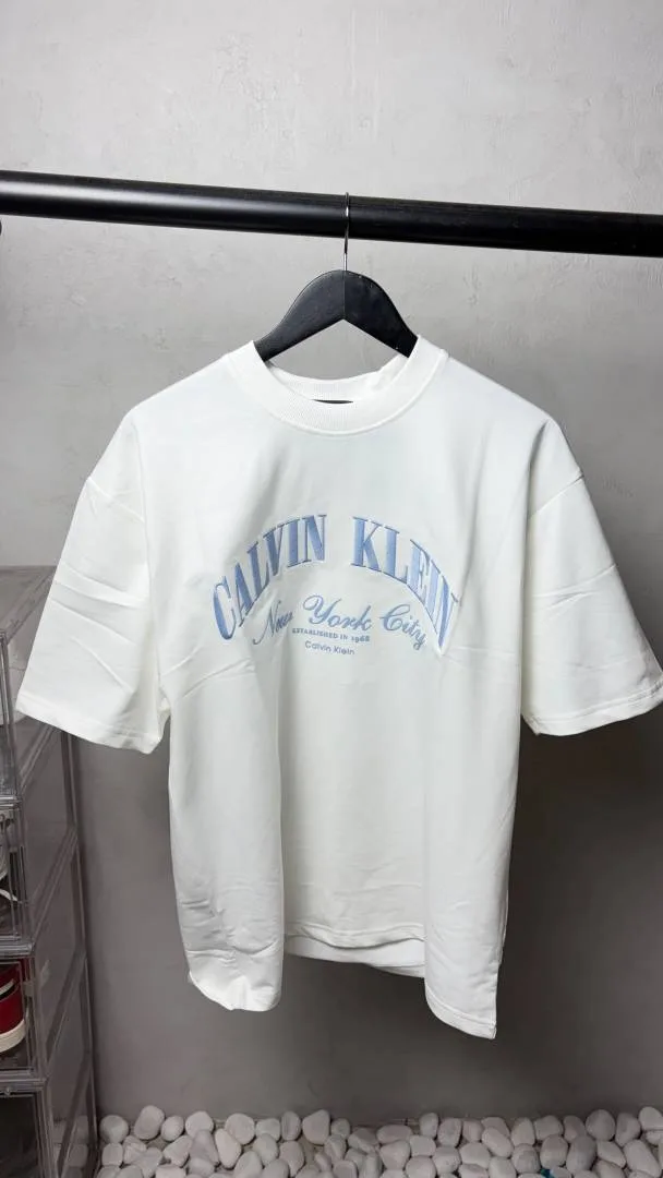 Calviin Kleiin Premium Oversized T-Shirt. 3276