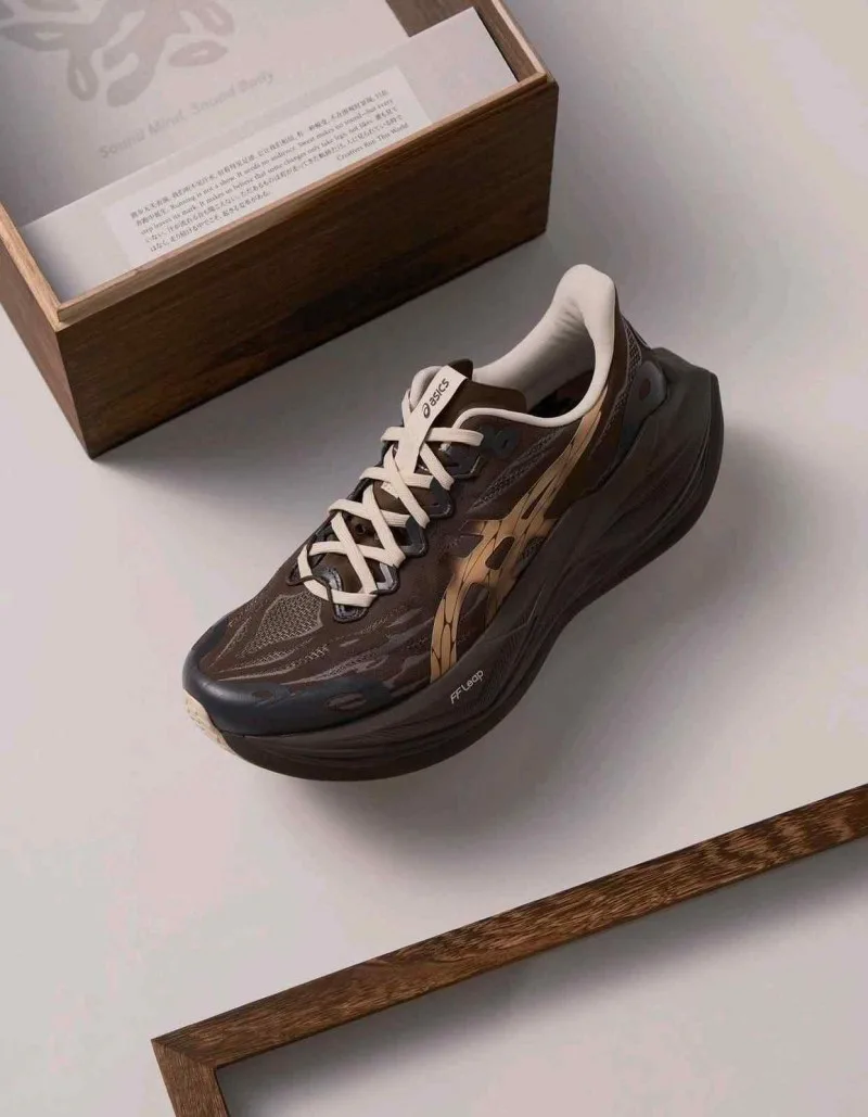 ASICCS x Blacktoes Superblast 3 Keep Running Quiet
